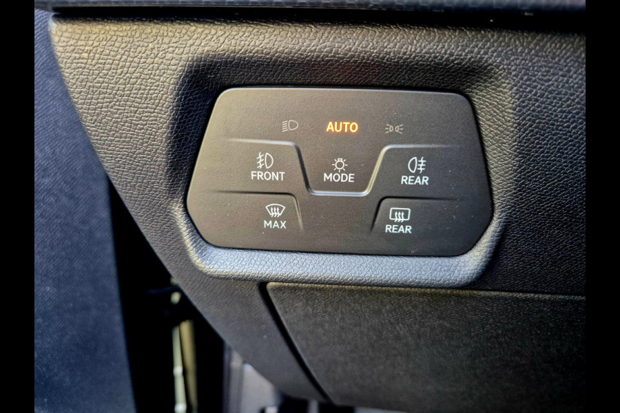 Seat Leon 1.5 TSI 130 pk Business Intense / digi dashboard