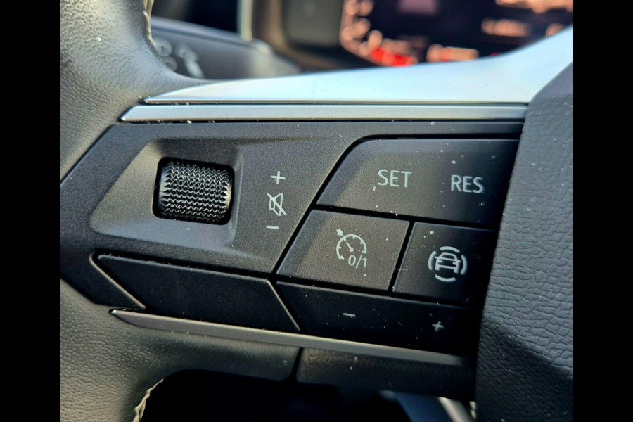 Seat Leon 1.5 TSI 130 pk Business Intense / digi dashboard