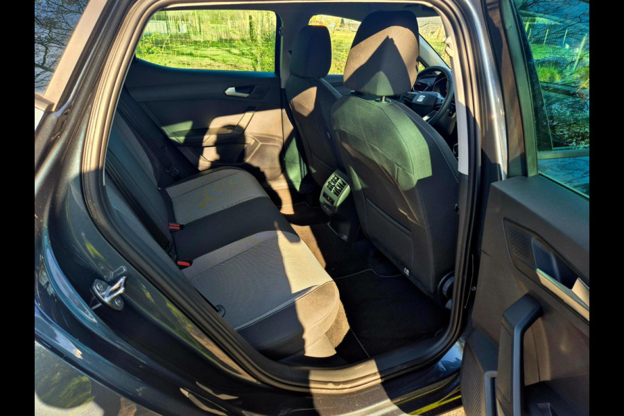 Seat Leon 1.5 TSI 130 pk Business Intense / digi dashboard