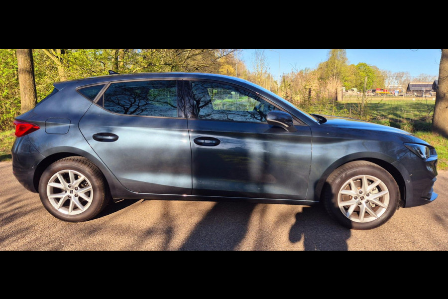 Seat Leon 1.5 TSI 130 pk Business Intense / digi dashboard
