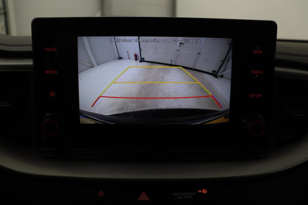Kia Ceed 1.4 T-GDi DynamicLine | Stoel & stuurverwarming | Camera | Carplay | Navigatie | Climate control | PDC | Cruise control