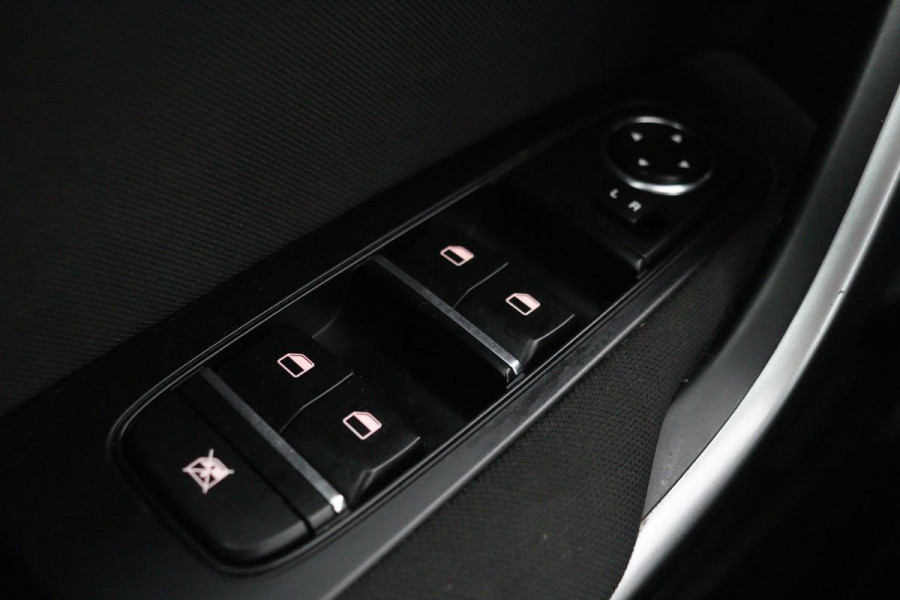 Kia Ceed 1.4 T-GDi DynamicLine | Stoel & stuurverwarming | Camera | Carplay | Navigatie | Climate control | PDC | Cruise control