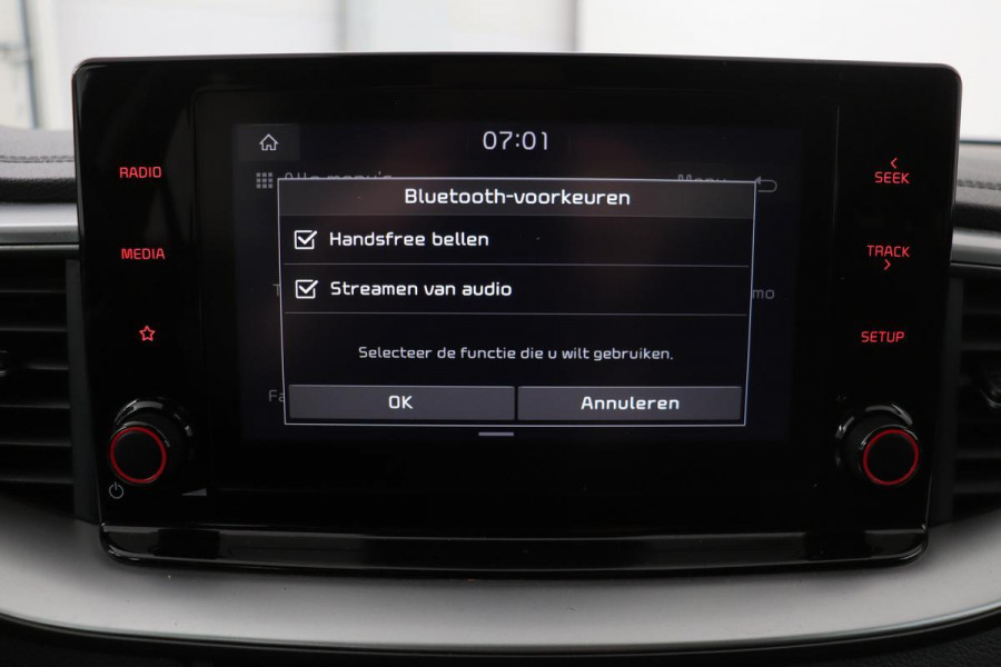 Kia Ceed 1.4 T-GDi DynamicLine | Stoel & stuurverwarming | Camera | Carplay | Navigatie | Climate control | PDC | Cruise control