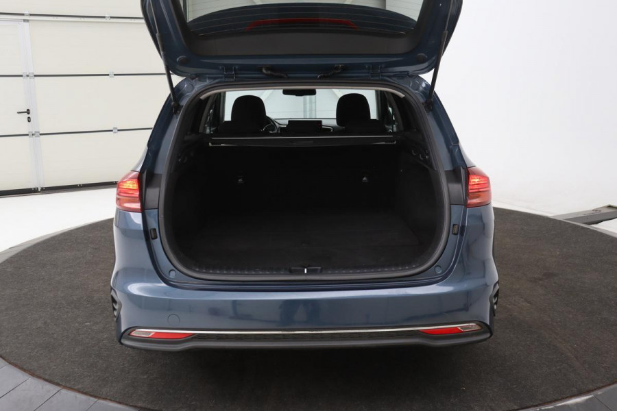 Kia Ceed 1.4 T-GDi DynamicLine | Stoel & stuurverwarming | Camera | Carplay | Navigatie | Climate control | PDC | Cruise control