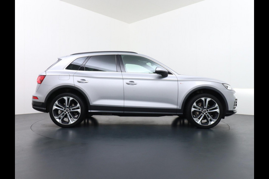 Audi Q5 55 TFSI e quattro Competition S-LINE IN/EXTERTIEUR | CAMERA | RIJKLAARPRIJS INCL. 12 MND. BOVAGGARANTIE