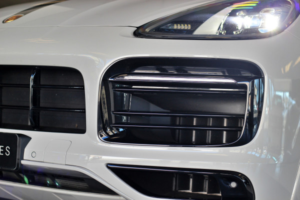 Porsche Cayenne Coupé 3.0 E-Hybrid Platinum Edition Orig NL | Sport Chrono | Pano | Sport Design | Sport Uitlaat