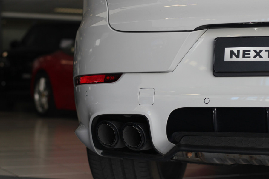 Porsche Cayenne Coupé 3.0 E-Hybrid Platinum Edition Orig NL | Sport Chrono | Pano | Sport Design | Sport Uitlaat