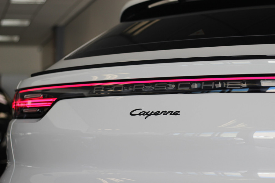 Porsche Cayenne Coupé 3.0 E-Hybrid Platinum Edition Orig NL | Sport Chrono | Pano | Sport Design | Sport Uitlaat