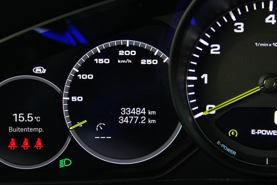 Porsche Cayenne Coupé 3.0 E-Hybrid Platinum Edition Orig NL | Sport Chrono | Pano | Sport Design | Sport Uitlaat