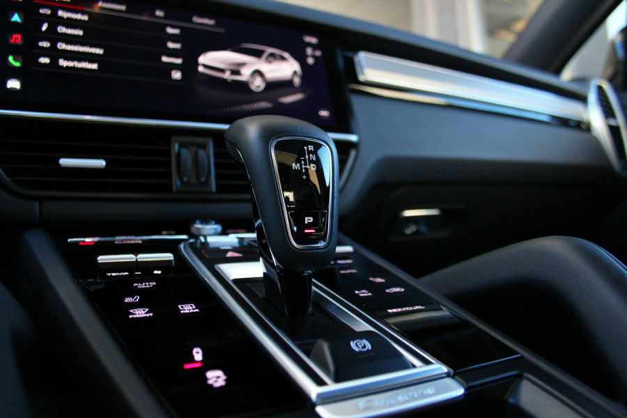 Porsche Cayenne Coupé 3.0 E-Hybrid Platinum Edition Orig NL | Sport Chrono | Pano | Sport Design | Sport Uitlaat