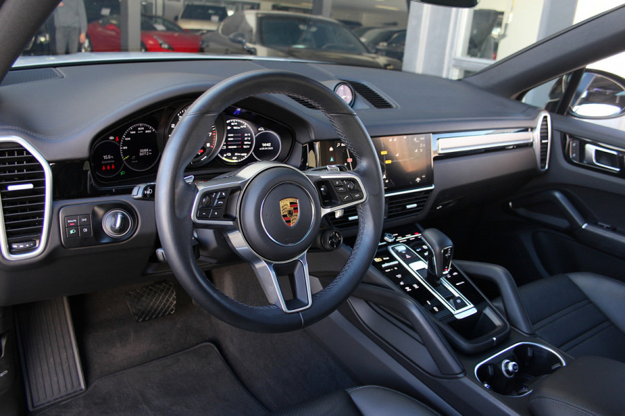 Porsche Cayenne Coupé 3.0 E-Hybrid Platinum Edition Orig NL | Sport Chrono | Pano | Sport Design | Sport Uitlaat