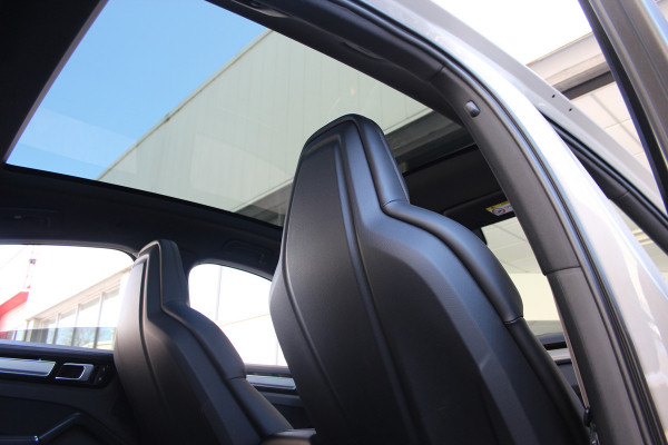 Porsche Cayenne Coupé 3.0 E-Hybrid Platinum Edition Orig NL | Sport Chrono | Pano | Sport Design | Sport Uitlaat