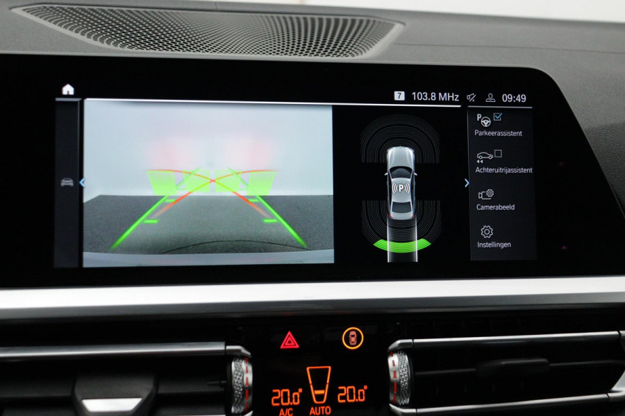BMW 3-serie 330e eDrive M-Sport (NL-auto, 2e Eig, Dealer OnderH, Carplay, Camera, StoelV, Addpt Cruise, Leder, Etc)