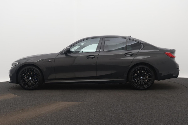 BMW 3-serie 330e eDrive M-Sport (NL-auto, 2e Eig, Dealer OnderH, Carplay, Camera, StoelV, Addpt Cruise, Leder, Etc)
