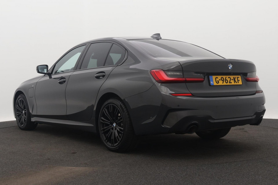 BMW 3-serie 330e eDrive M-Sport (NL-auto, 2e Eig, Dealer OnderH, Carplay, Camera, StoelV, Addpt Cruise, Leder, Etc)