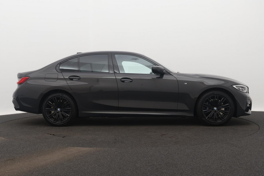 BMW 3-serie 330e eDrive M-Sport (NL-auto, 2e Eig, Dealer OnderH, Carplay, Camera, StoelV, Addpt Cruise, Leder, Etc)