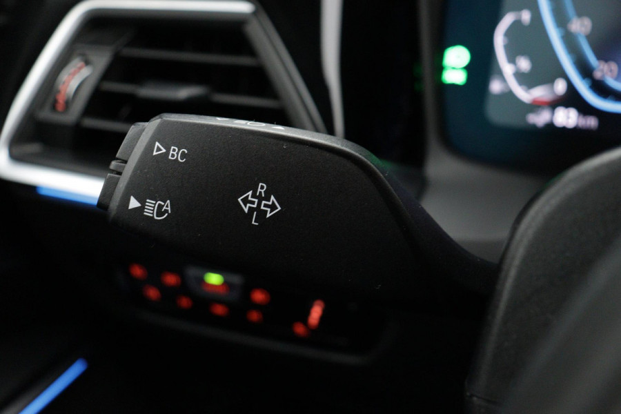 BMW 3-serie 330e eDrive M-Sport (NL-auto, 2e Eig, Dealer OnderH, Carplay, Camera, StoelV, Addpt Cruise, Leder, Etc)