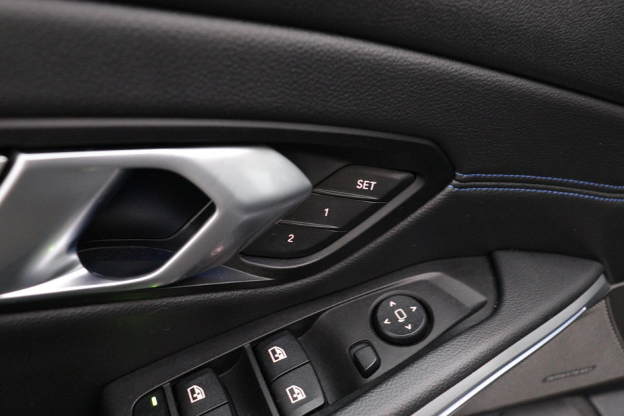 BMW 3-serie 330e eDrive M-Sport (NL-auto, 2e Eig, Dealer OnderH, Carplay, Camera, StoelV, Addpt Cruise, Leder, Etc)