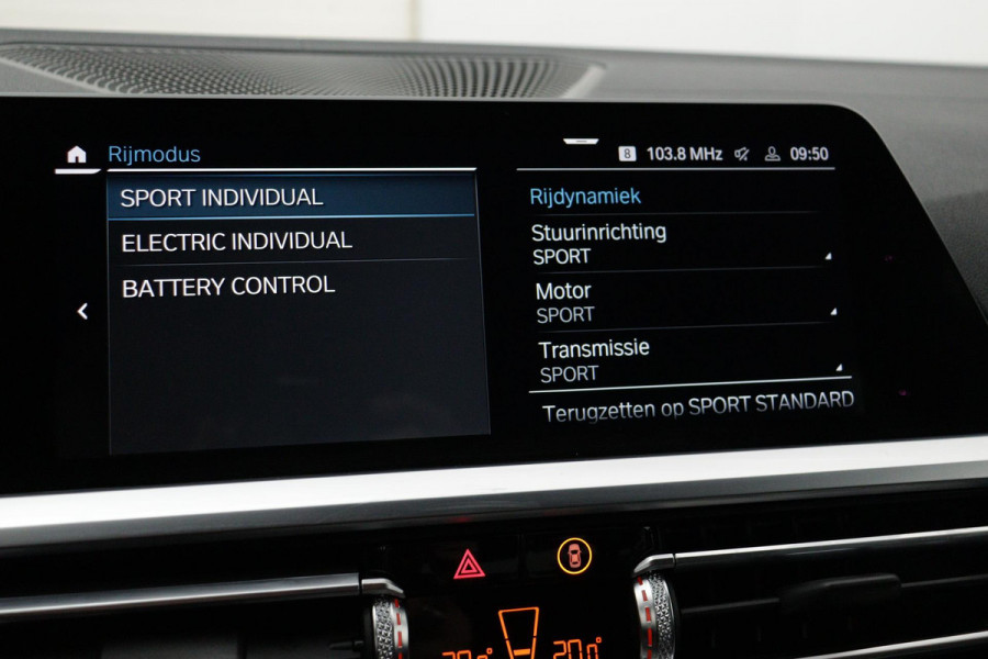 BMW 3-serie 330e eDrive M-Sport (NL-auto, 2e Eig, Dealer OnderH, Carplay, Camera, StoelV, Addpt Cruise, Leder, Etc)