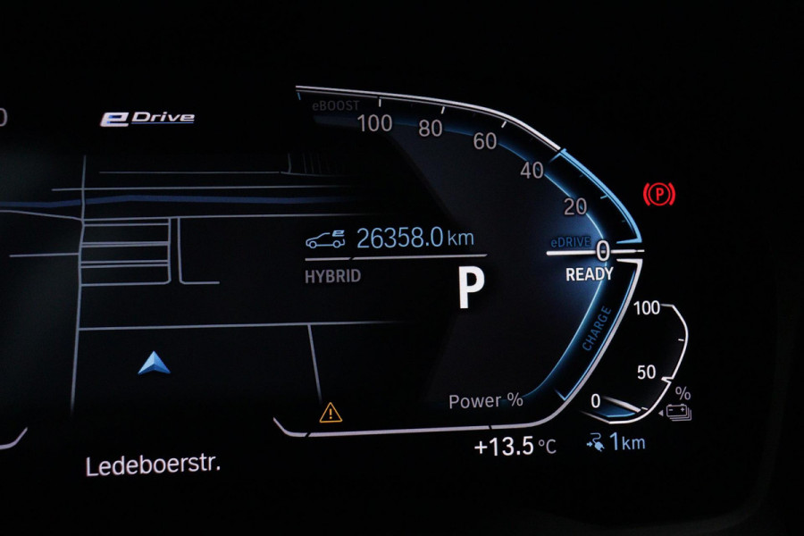 BMW 3-serie 330e eDrive M-Sport (NL-auto, 2e Eig, Dealer OnderH, Carplay, Camera, StoelV, Addpt Cruise, Leder, Etc)