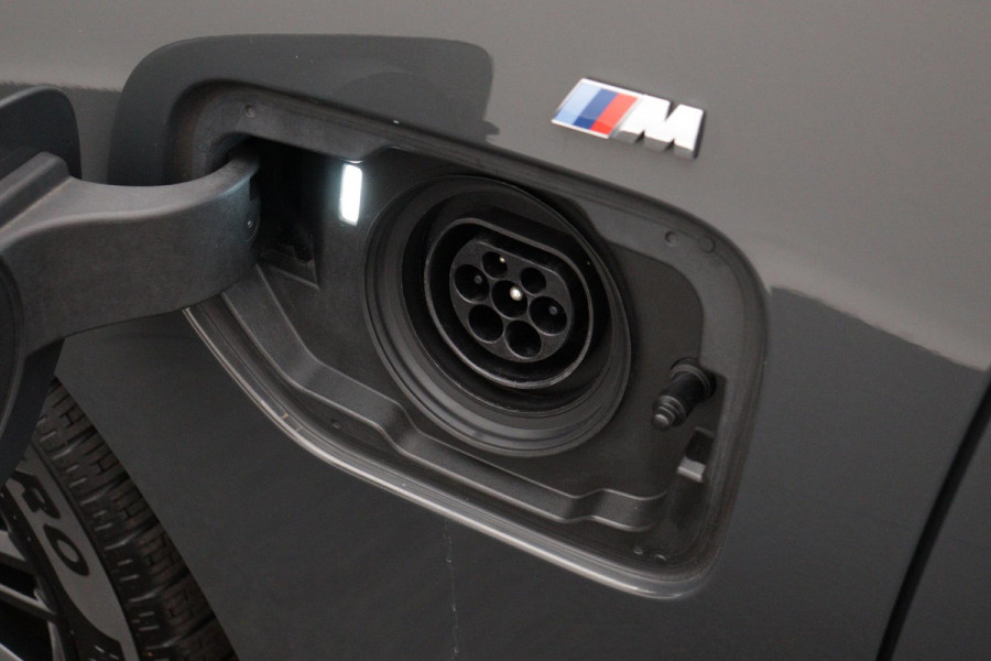BMW 3-serie 330e eDrive M-Sport (NL-auto, 2e Eig, Dealer OnderH, Carplay, Camera, StoelV, Addpt Cruise, Leder, Etc)