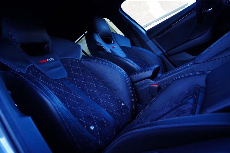 Škoda Octavia 2.0 TDI RS | Nardo | Massage stoelen | RS-zetels | Virtual cockpit | Alcantara | Facelift | Stoelverwarming V+A |