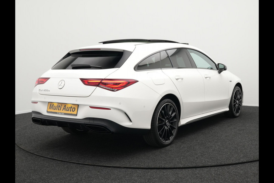 Mercedes-Benz CLA-Klasse Shooting Brake 250 e AMG Night Plug in Hybrid Dealer O.H. 218pk PHEV | Panodak | Alcantara Sportstoelen Verwarmd | Widescreen Navi | Sfeerverlichting | Navigatie | Apple Carplay | Camera | DAB |