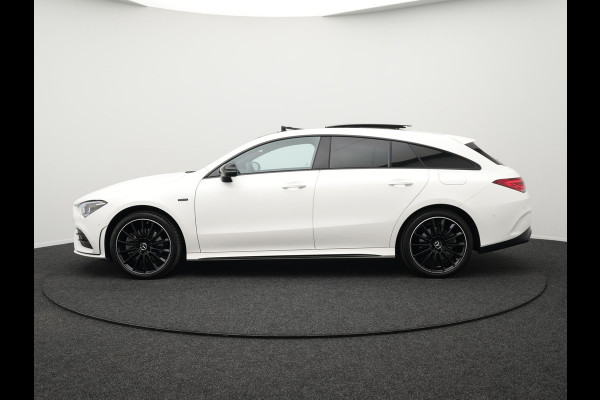 Mercedes-Benz CLA-Klasse Shooting Brake 250 e AMG Night Plug in Hybrid Dealer O.H. 218pk PHEV | Panodak | Alcantara Sportstoelen Verwarmd | Widescreen Navi | Sfeerverlichting | Navigatie | Apple Carplay | Camera | DAB |