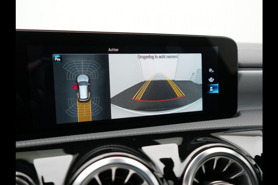 Mercedes-Benz CLA-Klasse Shooting Brake 250 e AMG Night Plug in Hybrid Dealer O.H. 218pk PHEV | Panodak | Alcantara Sportstoelen Verwarmd | Widescreen Navi | Sfeerverlichting | Navigatie | Apple Carplay | Camera | DAB |