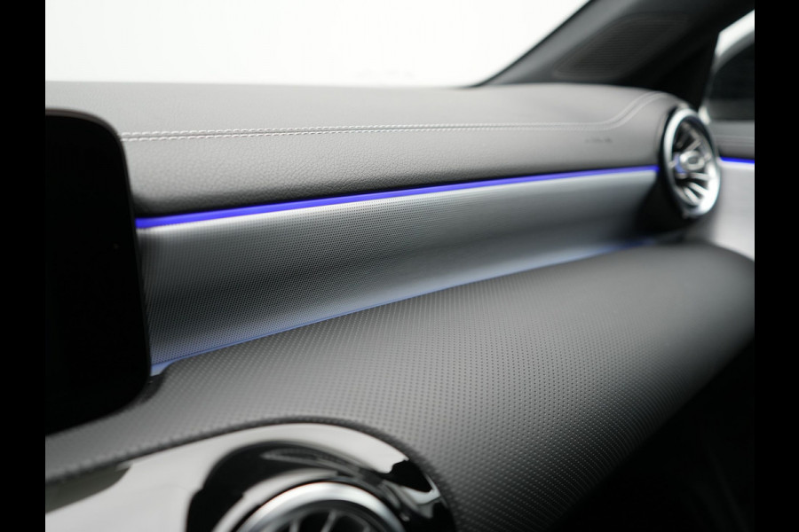Mercedes-Benz CLA-Klasse Shooting Brake 250 e AMG Night Plug in Hybrid Dealer O.H. 218pk PHEV | Panodak | Alcantara Sportstoelen Verwarmd | Widescreen Navi | Sfeerverlichting | Navigatie | Apple Carplay | Camera | DAB |