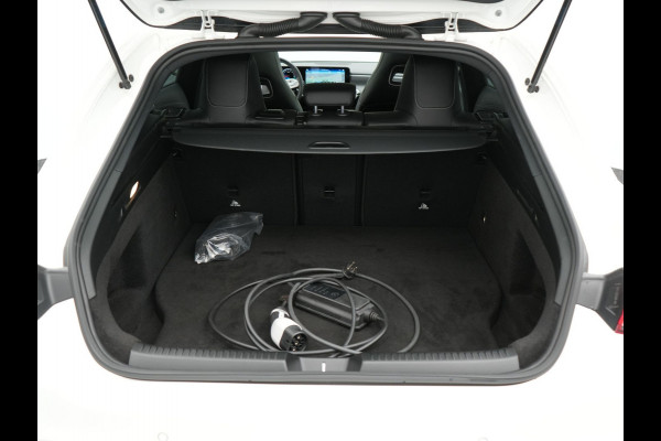 Mercedes-Benz CLA-Klasse Shooting Brake 250 e AMG Night Plug in Hybrid Dealer O.H. 218pk PHEV | Panodak | Alcantara Sportstoelen Verwarmd | Widescreen Navi | Sfeerverlichting | Navigatie | Apple Carplay | Camera | DAB |