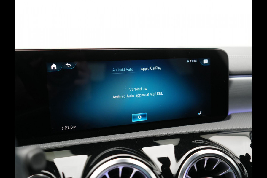 Mercedes-Benz CLA-Klasse Shooting Brake 250 e AMG Night Plug in Hybrid Dealer O.H. 218pk PHEV | Panodak | Alcantara Sportstoelen Verwarmd | Widescreen Navi | Sfeerverlichting | Navigatie | Apple Carplay | Camera | DAB |