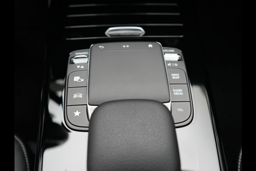 Mercedes-Benz CLA-Klasse Shooting Brake 250 e AMG Night Plug in Hybrid Dealer O.H. 218pk PHEV | Panodak | Alcantara Sportstoelen Verwarmd | Widescreen Navi | Sfeerverlichting | Navigatie | Apple Carplay | Camera | DAB |