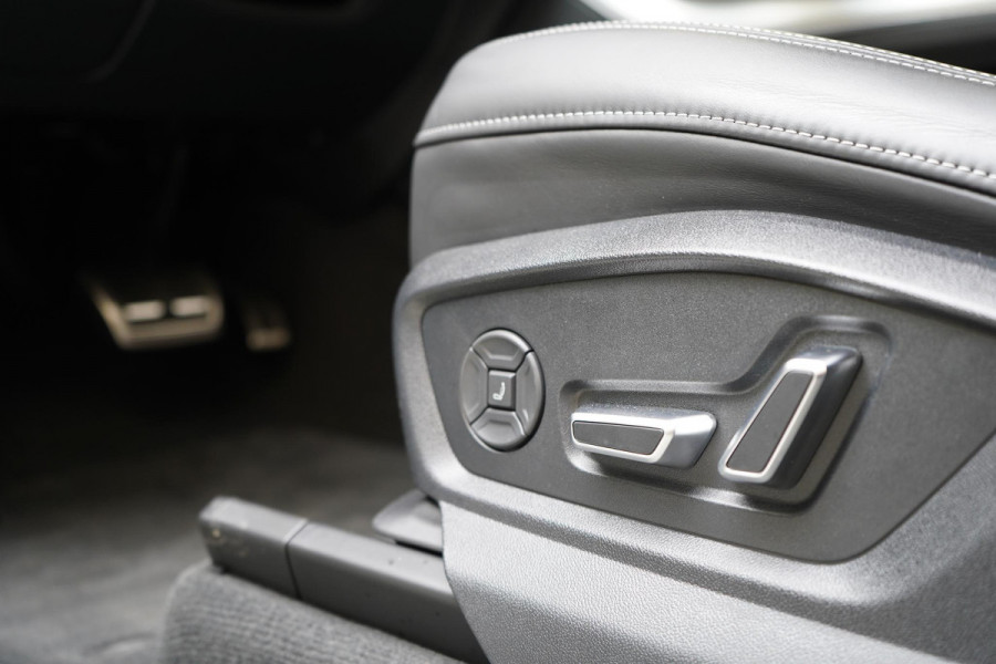 Audi Q8 60 TFSI e quattro Pro Line S Competition | B&O | Massagestoelen | Laser LED | Panoramadak | Trekhaak | Luchtvering