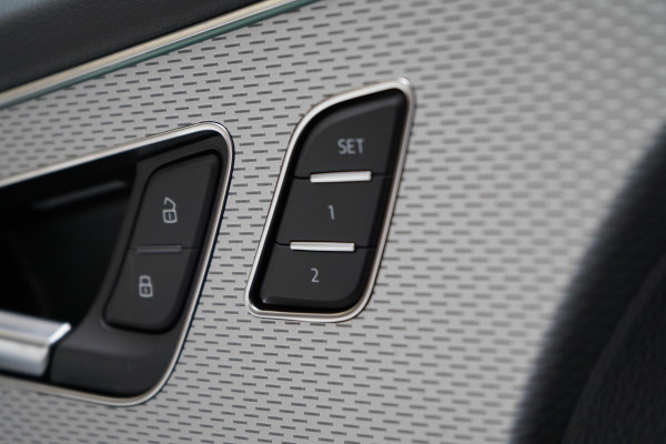 Audi Q8 60 TFSI e quattro Pro Line S Competition | B&O | Massagestoelen | Laser LED | Panoramadak | Trekhaak | Luchtvering
