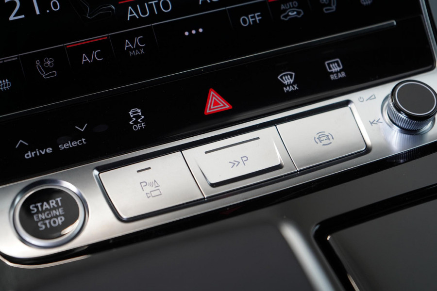 Audi Q8 60 TFSI e quattro Pro Line S Competition | B&O | Massagestoelen | Laser LED | Panoramadak | Trekhaak | Luchtvering
