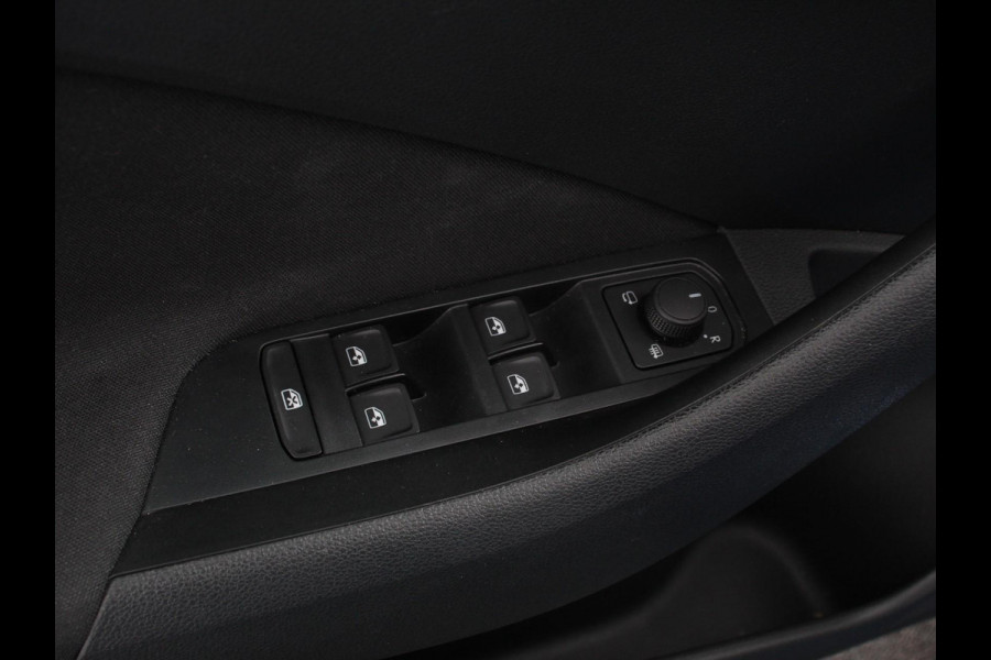 Škoda Kamiq 1.0 TSI 115pk Automaat Business Edition | Navigatie | Android Auto / Apple Carplay | Climate Control | Camera | Parkeer sensoren | Lichtmetalen Velgen | Dab | Digitale Cockpit | Keyless | Led | Cruise Control