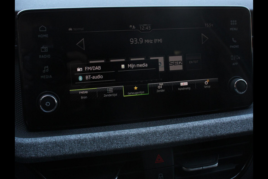 Škoda Kamiq 1.0 TSI 115pk Automaat Business Edition | Navigatie | Android Auto / Apple Carplay | Climate Control | Camera | Parkeer sensoren | Lichtmetalen Velgen | Dab | Digitale Cockpit | Keyless | Led | Cruise Control