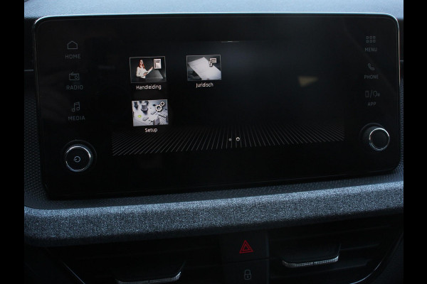 Škoda Kamiq 1.0 TSI 115pk Automaat Business Edition | Navigatie | Android Auto / Apple Carplay | Climate Control | Camera | Parkeer sensoren | Lichtmetalen Velgen | Dab | Digitale Cockpit | Keyless | Led | Cruise Control