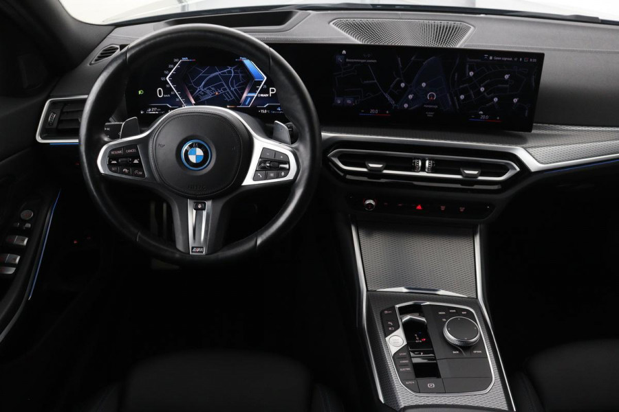 BMW 3-serie 320e M Sport | Head-Up | Stoel & stuurverwarming | Adaptive cruise | Sportstoelen | Adaptief LED | Sfeerverlichting | Camera | Carplay | Leder/Alcantara
