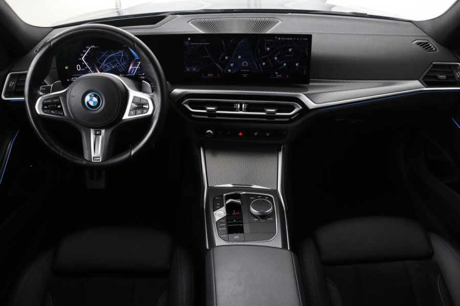 BMW 3-serie 320e M Sport | Head-Up | Stoel & stuurverwarming | Adaptive cruise | Sportstoelen | Adaptief LED | Sfeerverlichting | Camera | Carplay | Leder/Alcantara