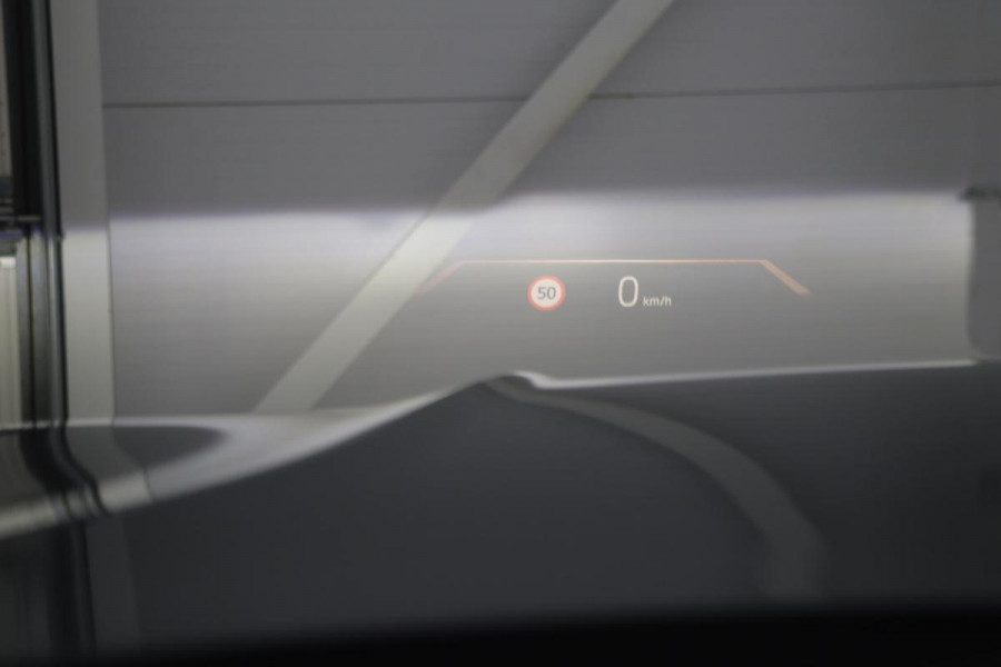 BMW 3-serie 320e M Sport | Head-Up | Stoel & stuurverwarming | Adaptive cruise | Sportstoelen | Adaptief LED | Sfeerverlichting | Camera | Carplay | Leder/Alcantara