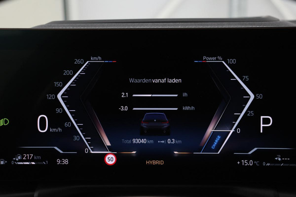 BMW 3-serie 320e M Sport | Head-Up | Stoel & stuurverwarming | Adaptive cruise | Sportstoelen | Adaptief LED | Sfeerverlichting | Camera | Carplay | Leder/Alcantara