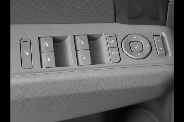 Kia EV3 Plus Advanced 81.4 kWh - Rijdende Demo - Draadloze Apple CarPlay / Android Auto - Stoel en stuurwiel verwarming - Panoramadak - Harman Kardon Audio - Dodehoek assistent - Fabrieksgarantie tot 11-2031