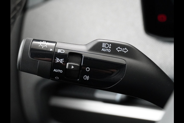 Kia EV3 Plus Advanced 81.4 kWh - Rijdende Demo - Draadloze Apple CarPlay / Android Auto - Stoel en stuurwiel verwarming - Panoramadak - Harman Kardon Audio - Dodehoek assistent - Fabrieksgarantie tot 11-2031