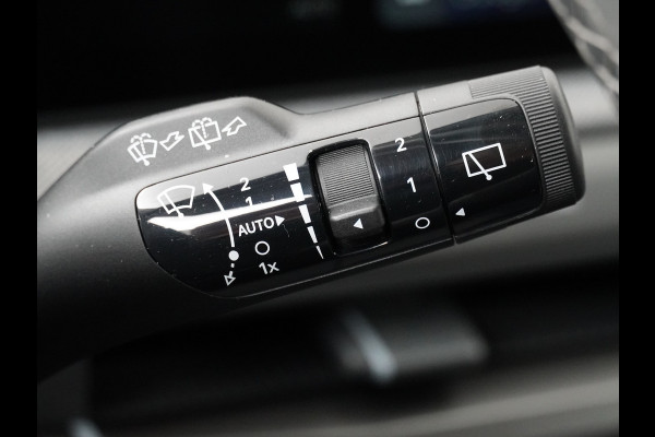 Kia EV3 Plus Advanced 81.4 kWh - Rijdende Demo - Draadloze Apple CarPlay / Android Auto - Stoel en stuurwiel verwarming - Panoramadak - Harman Kardon Audio - Dodehoek assistent - Fabrieksgarantie tot 11-2031