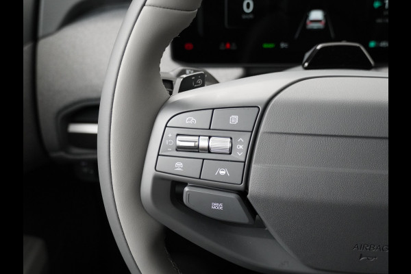 Kia EV3 Plus Advanced 81.4 kWh - Rijdende Demo - Draadloze Apple CarPlay / Android Auto - Stoel en stuurwiel verwarming - Panoramadak - Harman Kardon Audio - Dodehoek assistent - Fabrieksgarantie tot 11-2031