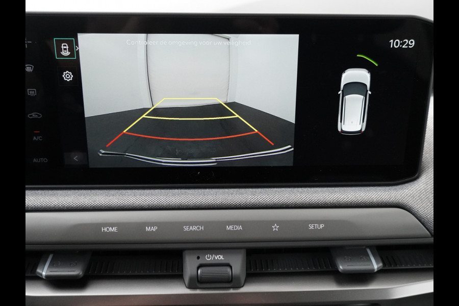 Kia EV3 Plus Advanced 81.4 kWh - Rijdende Demo - Draadloze Apple CarPlay / Android Auto - Stoel en stuurwiel verwarming - Panoramadak - Harman Kardon Audio - Dodehoek assistent - Fabrieksgarantie tot 11-2031