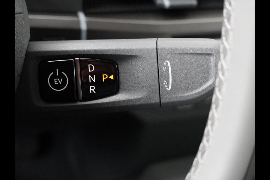 Kia EV3 Plus Advanced 81.4 kWh - Rijdende Demo - Draadloze Apple CarPlay / Android Auto - Stoel en stuurwiel verwarming - Panoramadak - Harman Kardon Audio - Dodehoek assistent - Fabrieksgarantie tot 11-2031