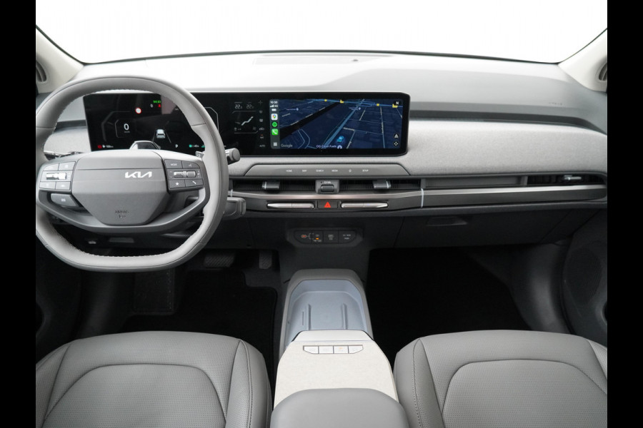Kia EV3 Plus Advanced 81.4 kWh - Rijdende Demo - Draadloze Apple CarPlay / Android Auto - Stoel en stuurwiel verwarming - Panoramadak - Harman Kardon Audio - Dodehoek assistent - Fabrieksgarantie tot 11-2031